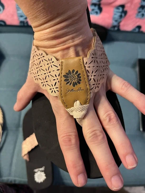 Yellow Box Flip Flops Tranquil Starburst Cut Out Shimmer Size 9 - Picture 6 of 6